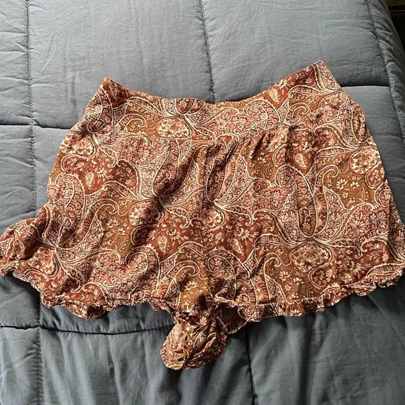 American Eagle Paisley Elastic Shorts - Picture 2 of 4